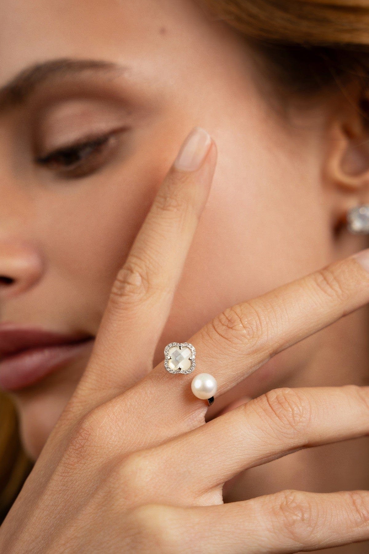 Morganne Bello Victoria Perlenring